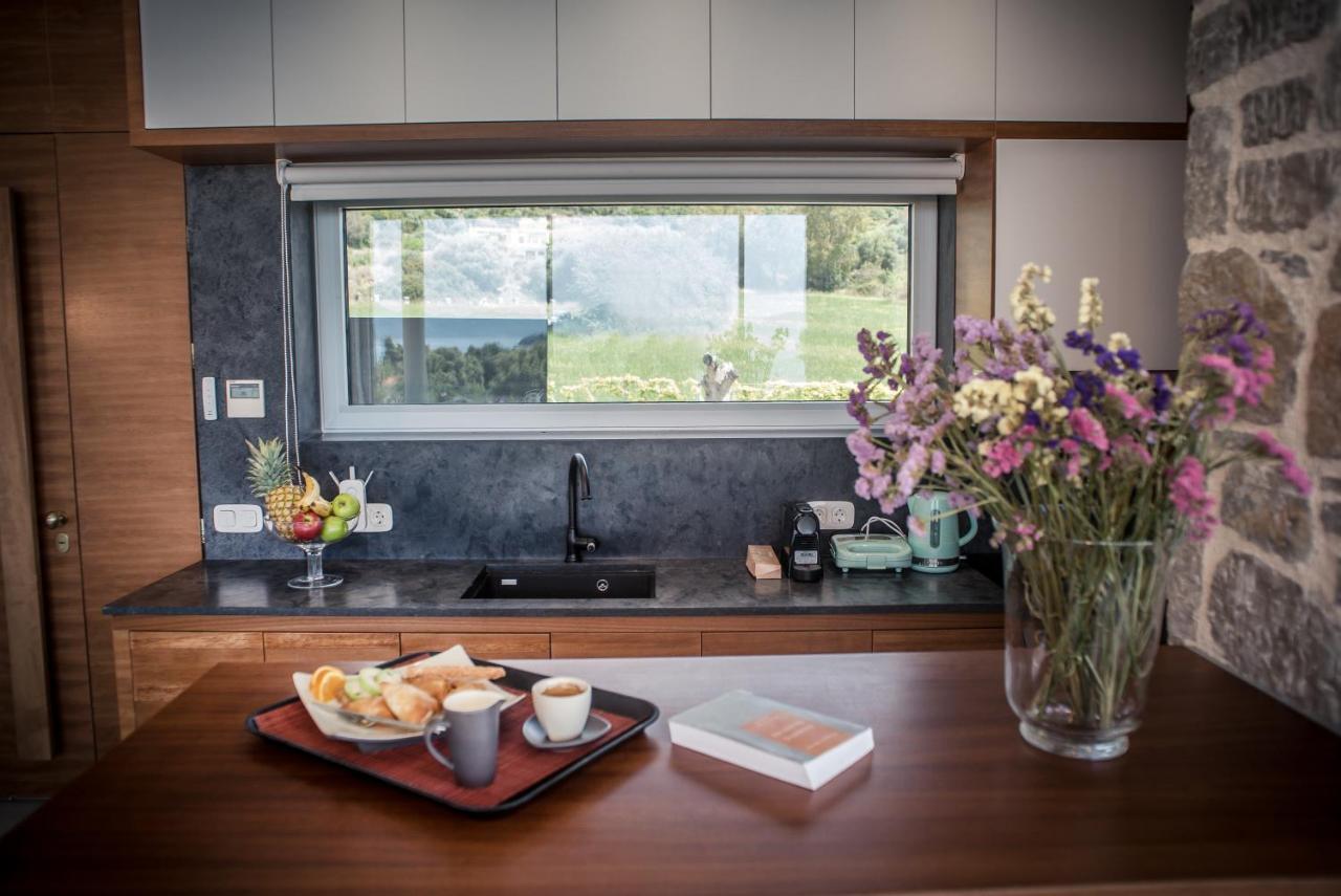 Varko Luxury Suites Paleros Extérieur photo