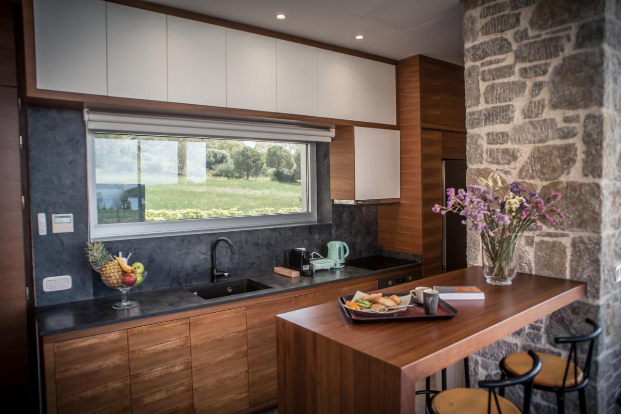 Varko Luxury Suites Paleros Extérieur photo