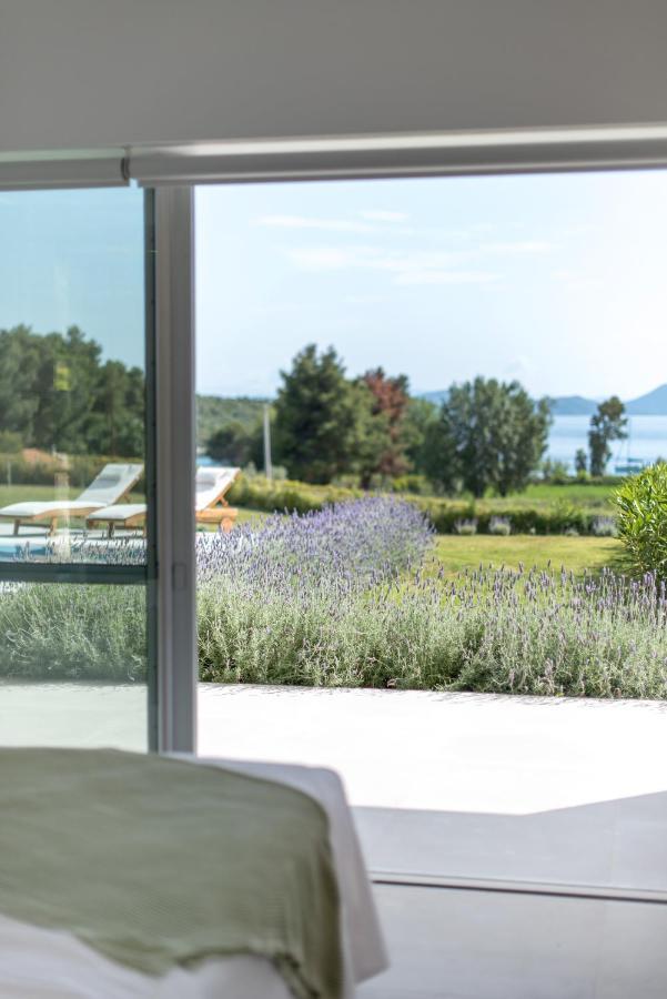 Varko Luxury Suites Paleros Extérieur photo